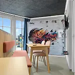 Funart 6 Hotel *