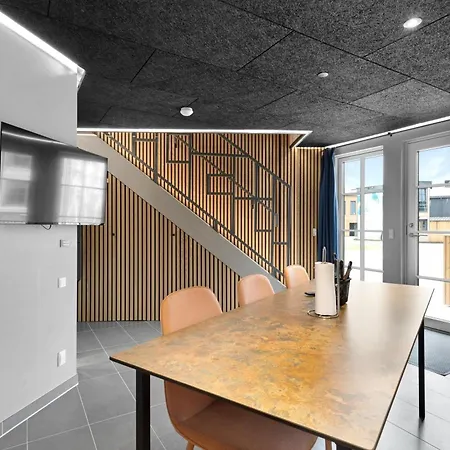 Funart 6 Ξενοδοχείο *