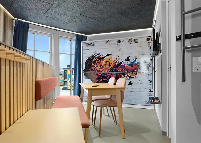 Funart 6 Ξενοδοχείο *