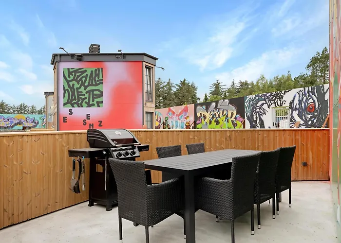 Funart 6 Ξενοδοχείο *