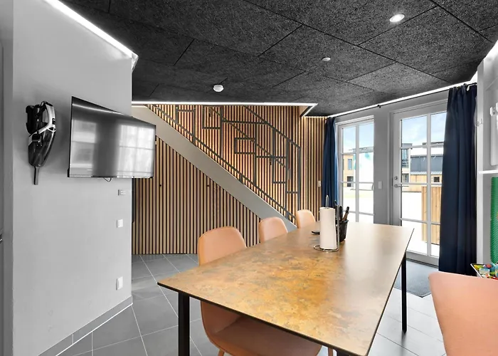 Funart 6 Ξενοδοχείο *